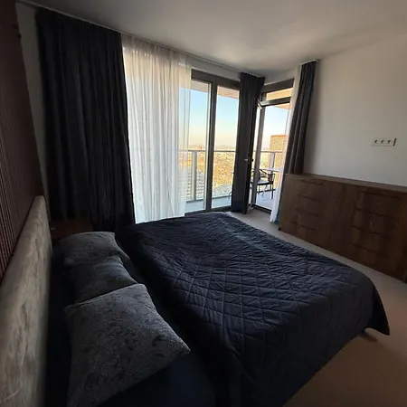 Skyluxe 25 Eurovea Tower * Bratysława