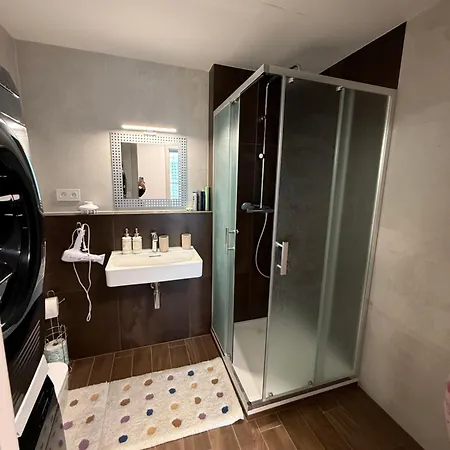 Апартаменты Skyluxe 25 Eurovea Tower