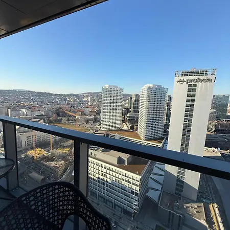 Skyluxe 25 Eurovea Tower * Братислава